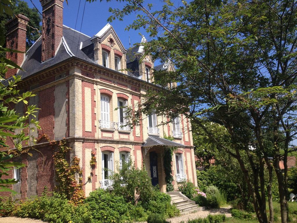 La Liniere Bed & Breakfast La Rivière-Saint-Sauveur Екстериор снимка